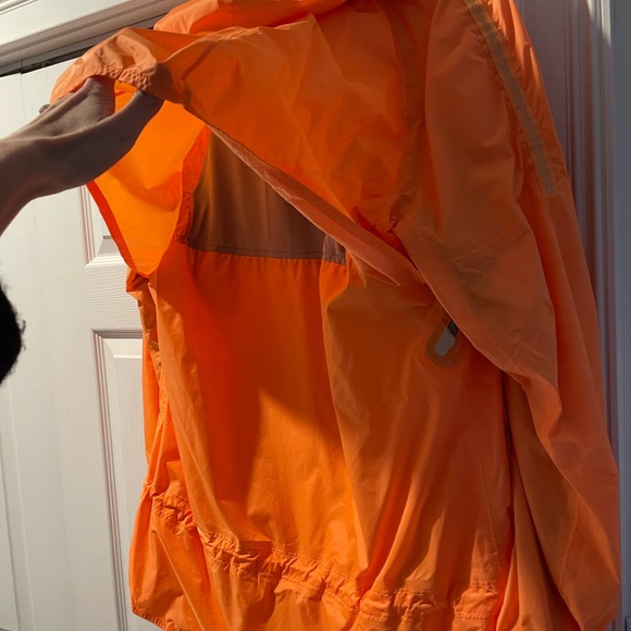 Lululemon Run: Make it Rain Jacket - Picture 12 of 13